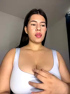 Saanvi21 online show from November 8, 2025, 11:36 am