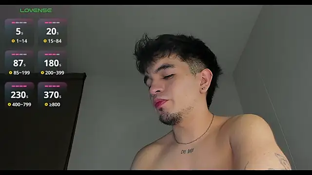 Snapshot of cmzo_ chatting on February 4, 2026, 1:11 am cmzo online show from February 4, 2026, 1:11 am