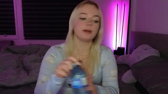 Snapshot of margot_robbie7 chatting on October 27, 2025, 11:05 pm margot robbie7 online show from October 27, 2025, 11:05 pm