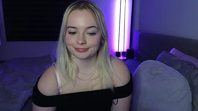 Snapshot of margot_robbie7 chatting on December 4, 2025, 12:42 am margot robbie7 online show from December 4, 2025, 12:42 am