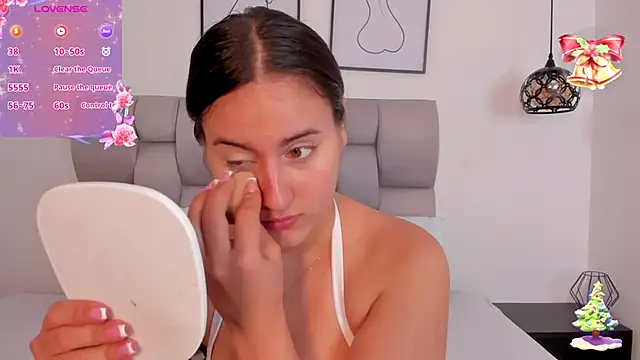 Snapshot of Hanna_Evans__ chatting on November 26, 2025, 12:16 pm Hanna Evans online show from November 26, 2025, 12:16 pm