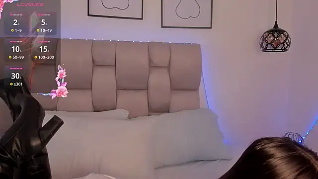 Snapshot of Hanna_Evans__ chatting on February 10, 2026, 12:59 pm Hanna Evans online show from February 10, 2026, 12:59 pm