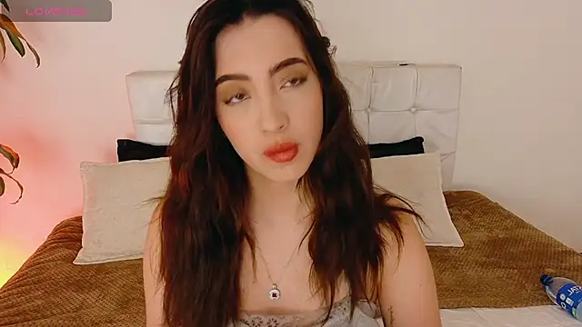 Snapshot of Rebbecawhite_meow chatting on September 14, 2025, 5:02 pm Rebbecawhite meow online show from September 14, 2025, 5:02 pm