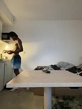 Renoirmonter online show from March 15, 2026, 4:58 pm