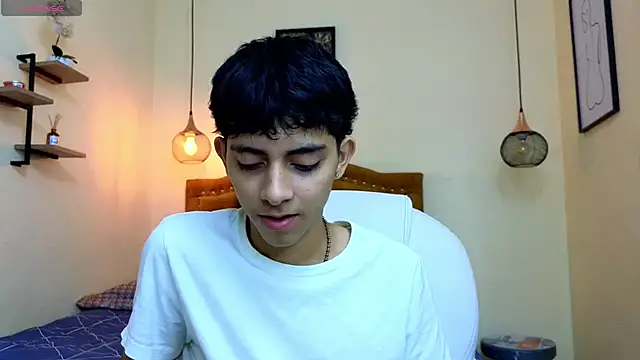 Snapshot of Matty_Sparkk chatting on March 19, 2025, 12:45 pm Matty Sparkk online show from March 19, 2025, 12:45 pm