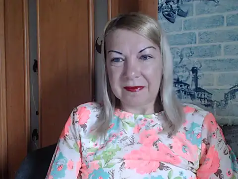 Lillia Ray online show from May 17, 2026, 6:57 am