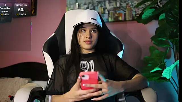 Snapshot of Danaa_Rouse chatting on December 14, 2025, 8:14 pm Danaa Rouse online show from December 14, 2025, 8:14 pm