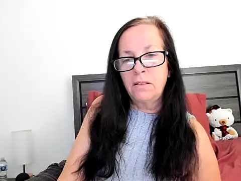 peachgoddess online show from December 15, 2025, 1:28 pm