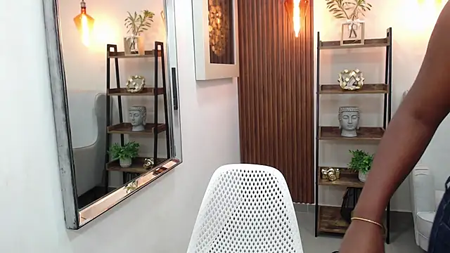 Snapshot of Coral_Lise chatting on December 15, 2025, 11:05 am Coral Lise online show from December 15, 2025, 11:05 am