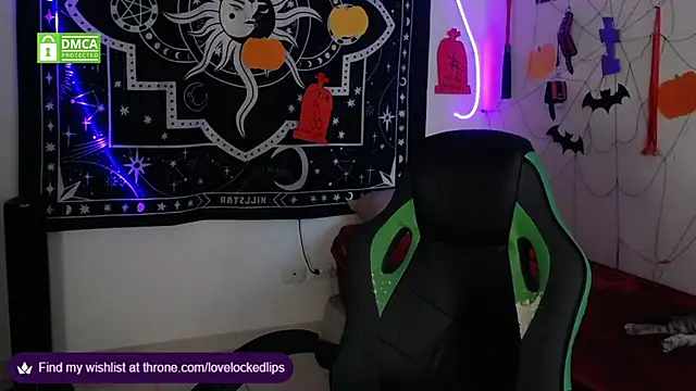 Snapshot of lovelockedlips chatting on November 2, 2025, 9:53 pm lovelockedlips online show from November 2, 2025, 9:53 pm