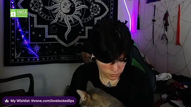 Snapshot of lovelockedlips chatting on November 29, 2025, 12:33 am lovelockedlips online show from November 29, 2025, 12:33 am