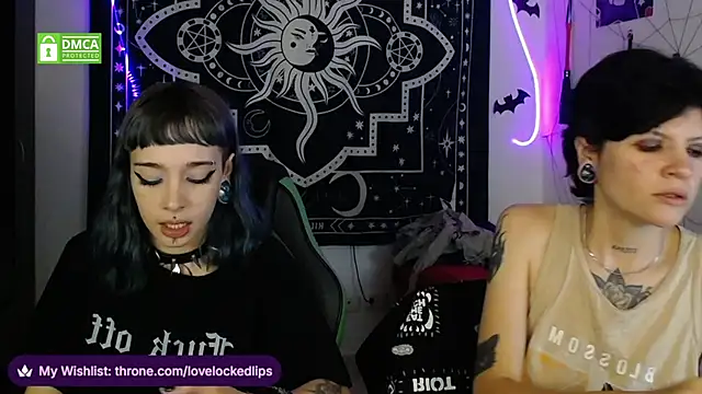 Snapshot of lovelockedlips chatting on November 27, 2025, 3:51 am lovelockedlips online show from November 27, 2025, 3:51 am