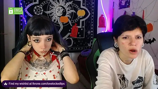 Snapshot of lovelockedlips chatting on November 2, 2025, 4:50 am lovelockedlips online show from November 2, 2025, 4:50 am