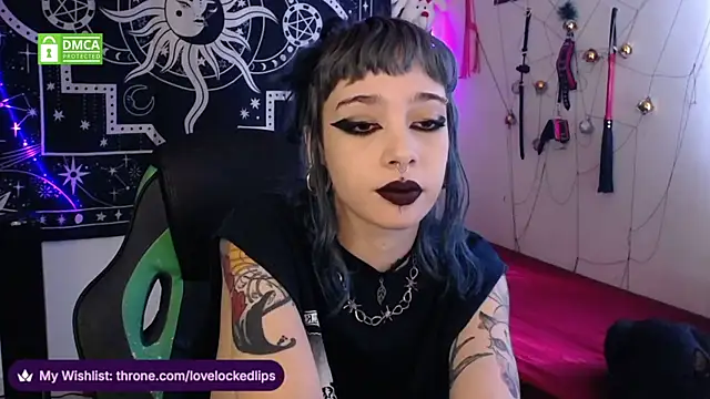 Snapshot of lovelockedlips chatting on December 15, 2025, 12:55 pm lovelockedlips online show from December 15, 2025, 12:55 pm