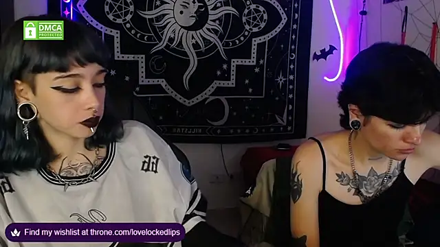 Snapshot of lovelockedlips chatting on November 11, 2025, 6:19 am lovelockedlips online show from November 11, 2025, 6:19 am