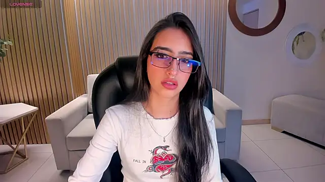 Snapshot of LarisaSmirnov chatting on October 22, 2025, 4:45 am LarisaSmirnov online show from October 22, 2025, 4:45 am