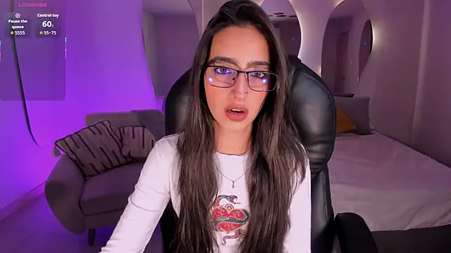 Snapshot of LarisaSmirnov chatting on December 5, 2025, 3:38 am LarisaSmirnov online show from December 5, 2025, 3:38 am