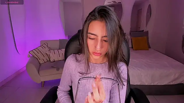 Snapshot of LarisaSmirnov chatting on December 3, 2025, 3:40 am LarisaSmirnov online show from December 3, 2025, 3:40 am