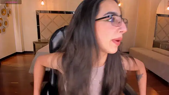 Snapshot of LarisaSmirnov chatting on December 17, 2025, 4:50 am LarisaSmirnov online show from December 17, 2025, 4:50 am