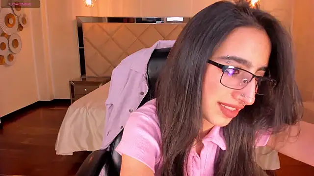 Snapshot of LarisaSmirnov chatting on December 18, 2025, 4:06 am LarisaSmirnov online show from December 18, 2025, 4:06 am