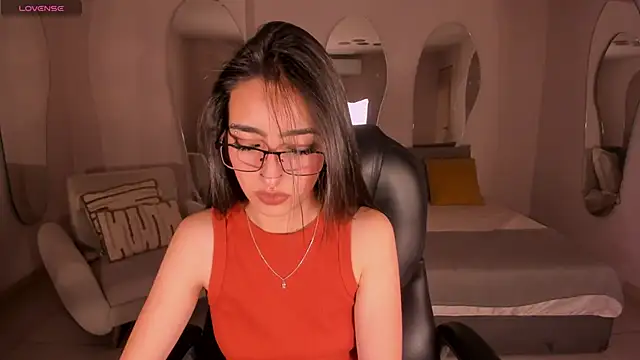 Snapshot of LarisaSmirnov chatting on November 12, 2025, 3:43 am LarisaSmirnov online show from November 12, 2025, 3:43 am