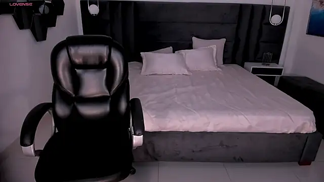 Snapshot of LarisaSmirnov chatting on January 6, 2026, 3:54 am LarisaSmirnov online show from January 6, 2026, 3:54 am