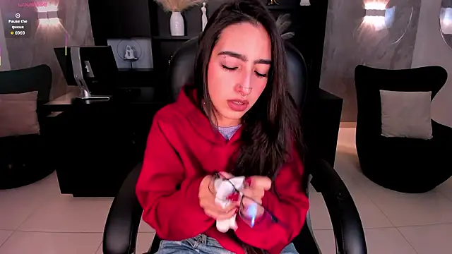 Snapshot of LarisaSmirnov chatting on January 17, 2026, 3:43 am LarisaSmirnov online show from January 17, 2026, 3:43 am