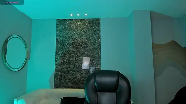 Snapshot of MaiaCollins chatting on November 10, 2025, 8:14 pm MaiaCollins online show from November 10, 2025, 8:14 pm