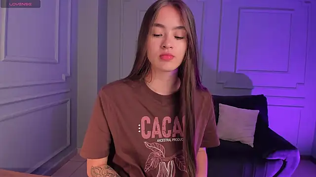 Snapshot of MaiaCollins chatting on November 18, 2025, 6:33 pm MaiaCollins online show from November 18, 2025, 6:33 pm