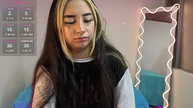 Snapshot of Malory_tay1 chatting on December 15, 2025, 7:20 pm Malory tay1 online show from December 15, 2025, 7:20 pm