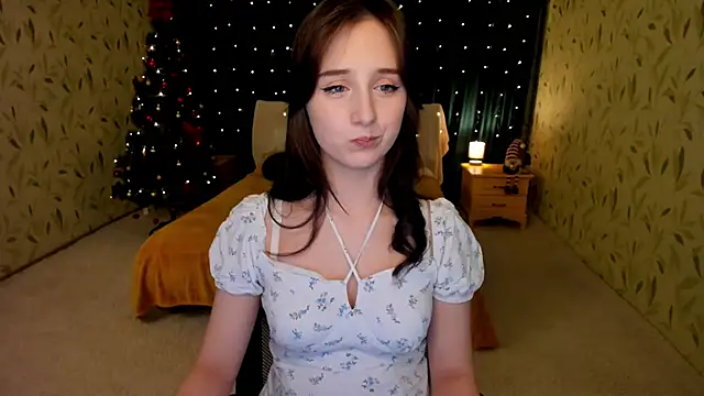 Snapshot of JulietMonli chatting on December 5, 2025, 11:31 am JulietMonli online show from December 5, 2025, 11:31 am