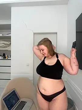 Amy Sky  online show from November 18, 2025, 3:26 pm