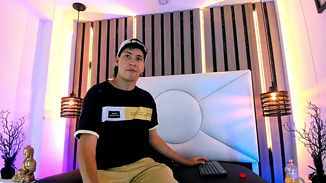 Jhojan twink online show from November 1, 2025, 11:59 am