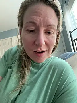 LittleMsMILF online show from February 25, 2026, 9:47 pm