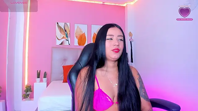 Snapshot of Molly_h0t chatting on October 27, 2025, 12:28 pm Molly h0t online show from October 27, 2025, 12:28 pm