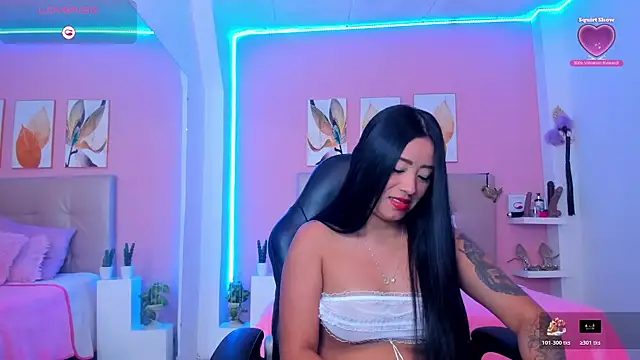 Snapshot of Molly_h0t chatting on November 11, 2025, 12:33 pm Molly h0t online show from November 11, 2025, 12:33 pm