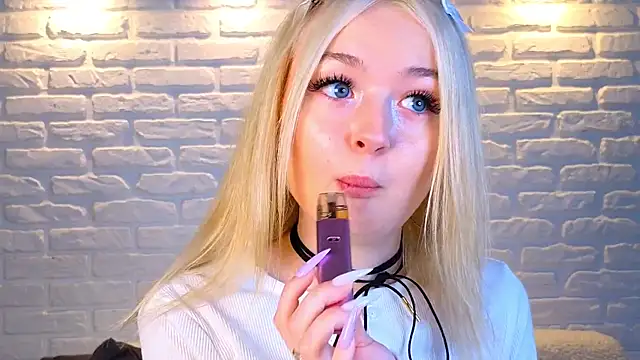 minigirl online show from March 18, 2025, 4:07 am