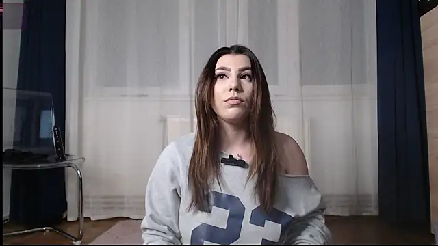 Snapshot of Natasha_Cameron22 chatting on February 8, 2026, 5:43 pm Natasha Cameron22 online show from February 8, 2026, 5:43 pm