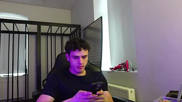 Snapshot of Brad_Holloway chatting on October 5, 2025, 12:40 pm Brad Holloway online show from October 5, 2025, 12:40 pm