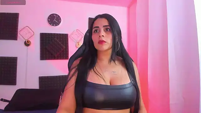 hannarusso online show from November 21, 2025, 9:03 pm