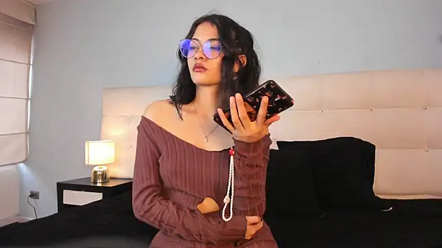 Moon  April online show from November 26, 2025, 8:09 pm