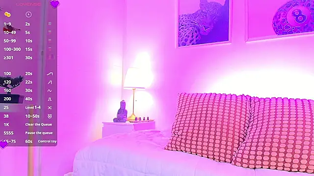 Snapshot of Valen_ross_ chatting on February 26, 2026, 10:43 pm Valen ross online show from February 26, 2026, 10:43 pm