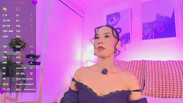 Snapshot of Valen_ross_ chatting on February 4, 2026, 9:54 pm Valen ross online show from February 4, 2026, 9:54 pm