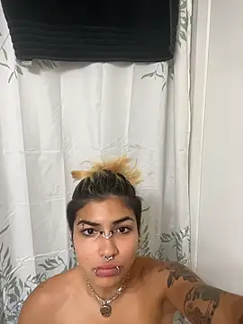 Snapshot of Harley_cams chatting on December 3, 2025, 5:23 pm Harley cams online show from December 3, 2025, 5:23 pm