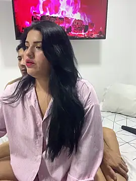 Snapshot of pareja_curiosa19 chatting on February 3, 2026, 2:21 am pareja curiosa19 online show from February 3, 2026, 2:21 am