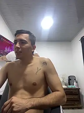 Snapshot of pareja_curiosa19 chatting on February 7, 2026, 1:24 am pareja curiosa19 online show from February 7, 2026, 1:24 am