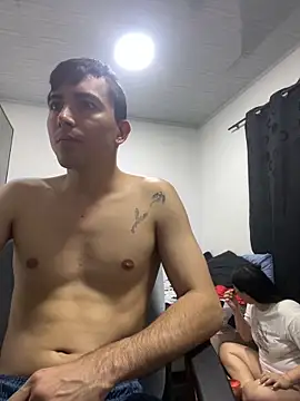 Snapshot of pareja_curiosa19 chatting on December 15, 2025, 12:05 am pareja curiosa19 online show from December 15, 2025, 12:05 am