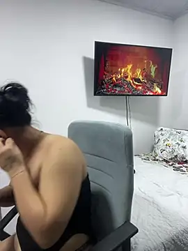 Snapshot of pareja_curiosa19 chatting on February 10, 2026, 1:26 am pareja curiosa19 online show from February 10, 2026, 1:26 am