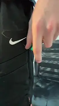 Snapshot of bwcizThrobbing chatting on January 11, 2026, 12:01 pm bwcizThrobbing online show from January 11, 2026, 12:01 pm