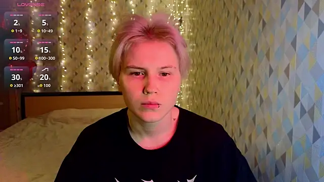 Snapshot of Tara_Lawson chatting on February 17, 2026, 11:18 am Tara Lawson online show from February 17, 2026, 11:18 am